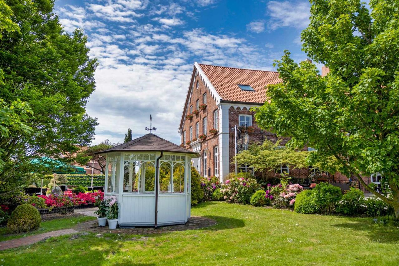 Hotel Landhaus Steinfeld Greetsiel Buitenkant foto