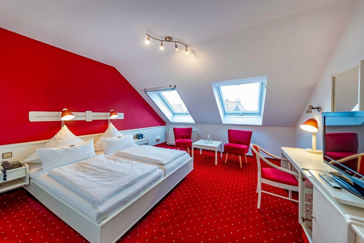 Hotel Landhaus Steinfeld Greetsiel Buitenkant foto
