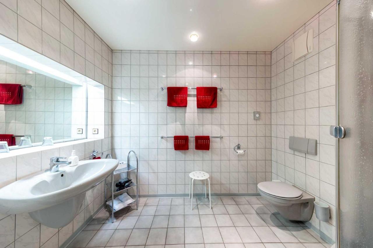 Hotel Landhaus Steinfeld Greetsiel Buitenkant foto