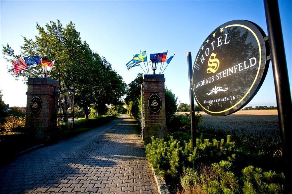 Hotel Landhaus Steinfeld Greetsiel Buitenkant foto