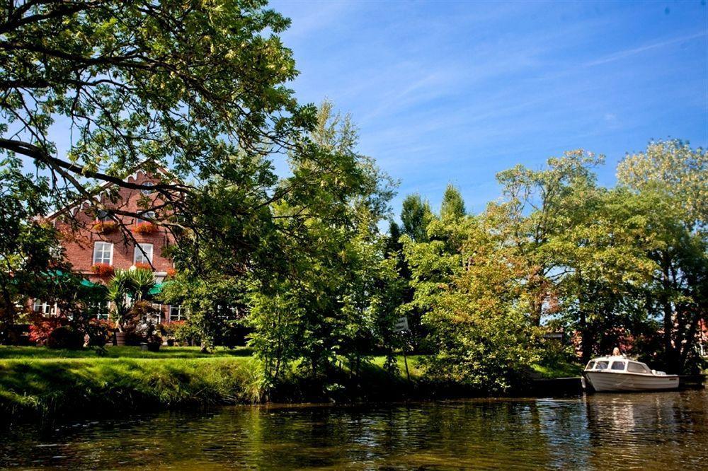 Hotel Landhaus Steinfeld Greetsiel Buitenkant foto