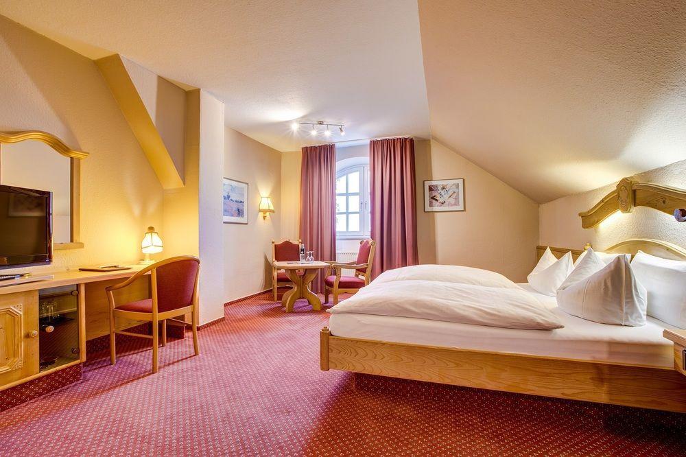 Hotel Landhaus Steinfeld Greetsiel Buitenkant foto