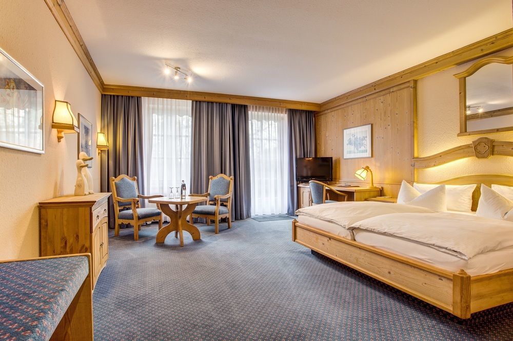 Hotel Landhaus Steinfeld Greetsiel Buitenkant foto